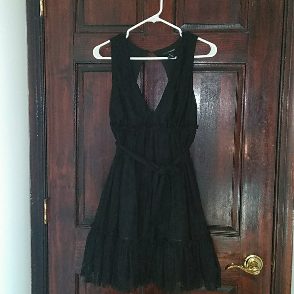 Black lace coctail dress